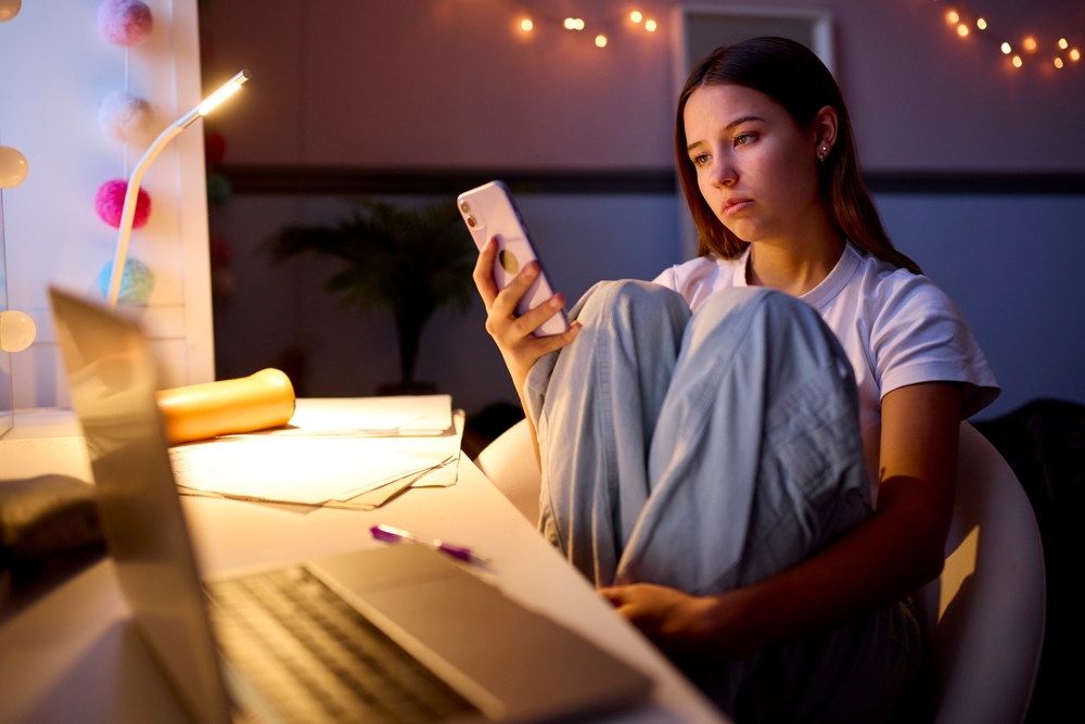 Why Your Child Can’t Stop Scrolling Negative News