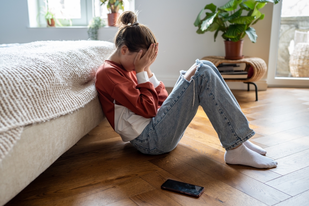 Why Your Child Can’t Stop Scrolling Negative News What Role Does Anxiety, ADHD, and the Developing Brain Play?